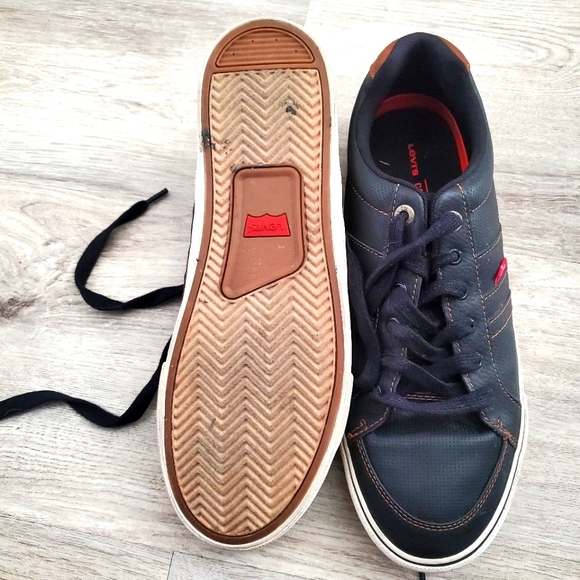 Men's Levi's Shoes - Picture 4 of 6